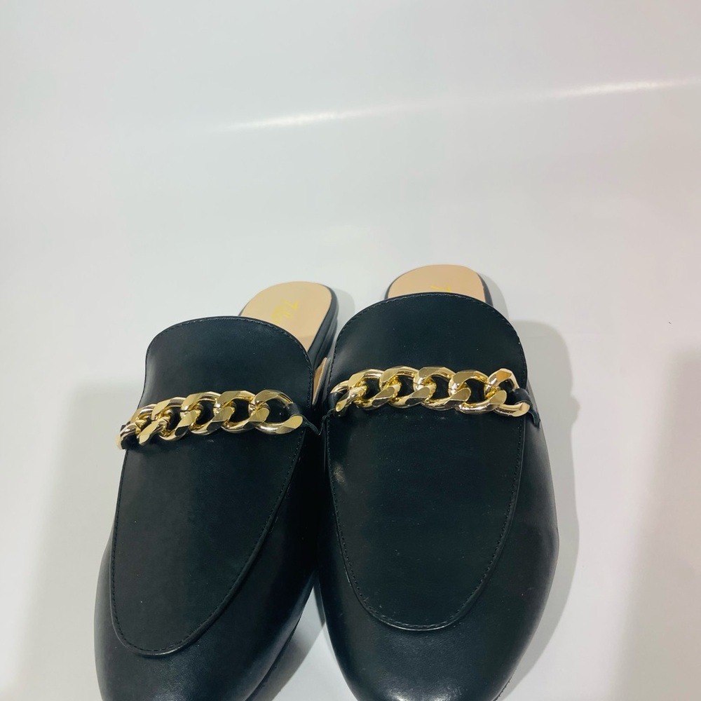 Tilocow Black Mules with Gold Chain Accent